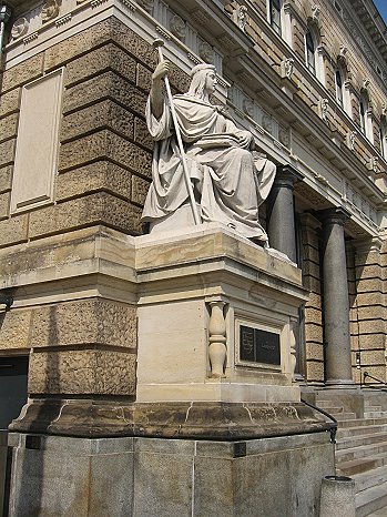 Landgericht Dresden Rechtsanwalt Gleichbehandlung 